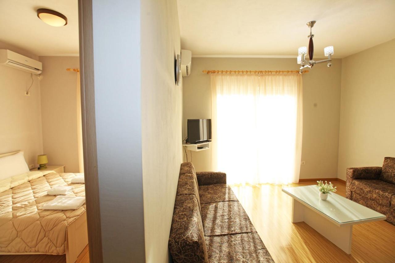 Teo Apartaments Sarande Ngoại thất bức ảnh