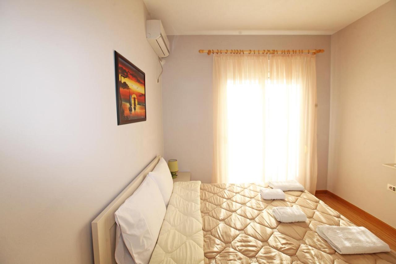 Teo Apartaments Sarande Ngoại thất bức ảnh